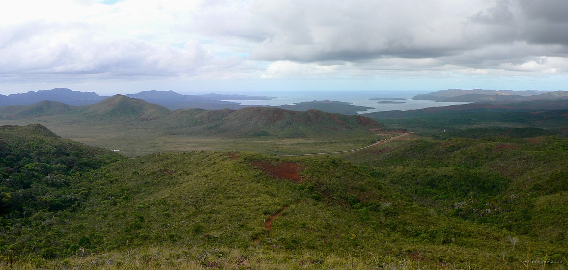 45- Vue sur Prony du sommet du pic du Pin.JPG